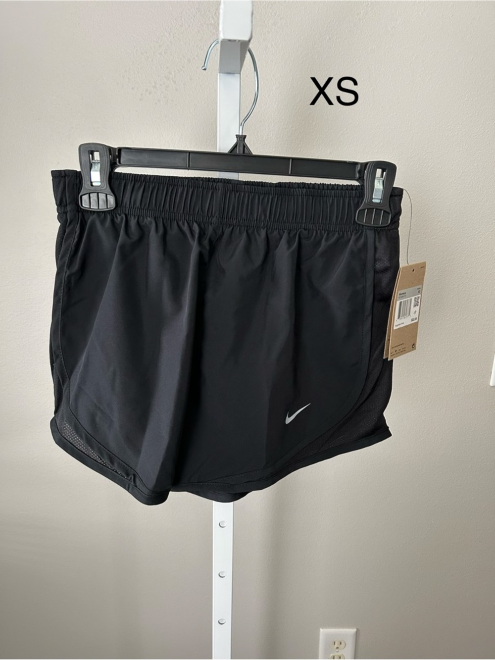 Nike women’s XS black shorts nwt